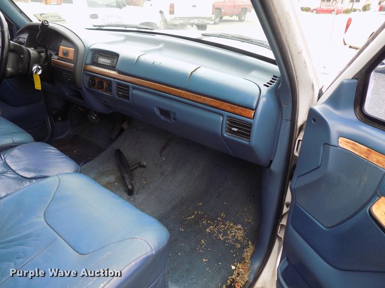 image for item DD3492 1994 Ford F150 SuperCab pickup truck