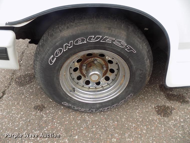 image for item DD3492 1994 Ford F150 SuperCab pickup truck