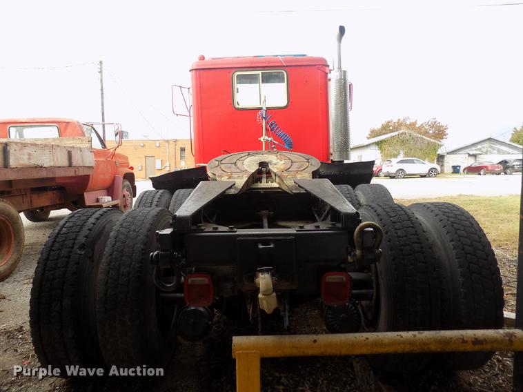 image for item DD3493 1983 Am General M-915-A1 semi truck