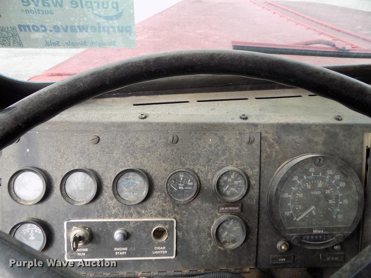 image for item DD3493 1983 Am General M-915-A1 semi truck