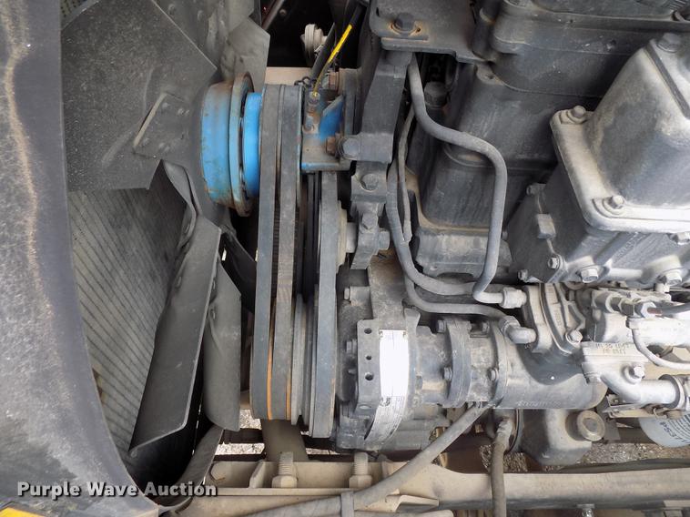 image for item DD3493 1983 Am General M-915-A1 semi truck