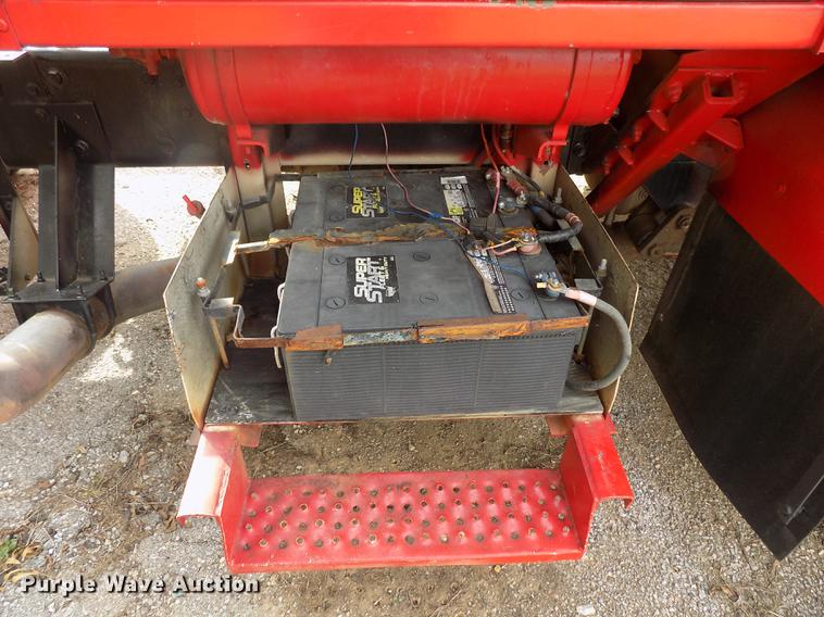 image for item DD3493 1983 Am General M-915-A1 semi truck