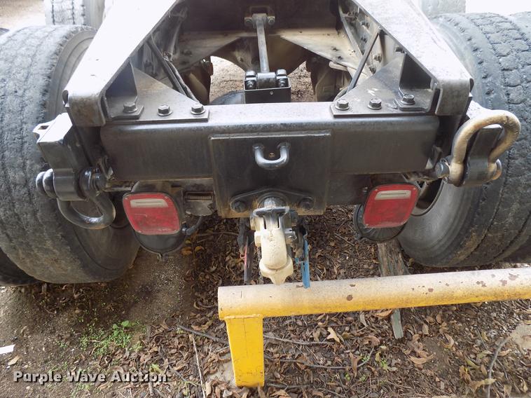 image for item DD3493 1983 Am General M-915-A1 semi truck