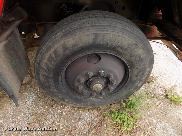 image for item DD3493 1983 Am General M-915-A1 semi truck