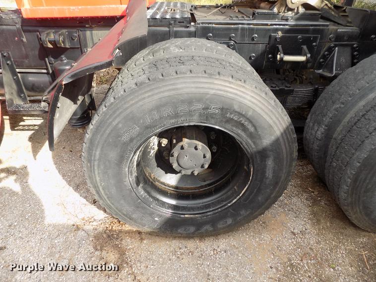 image for item DD3493 1983 Am General M-915-A1 semi truck