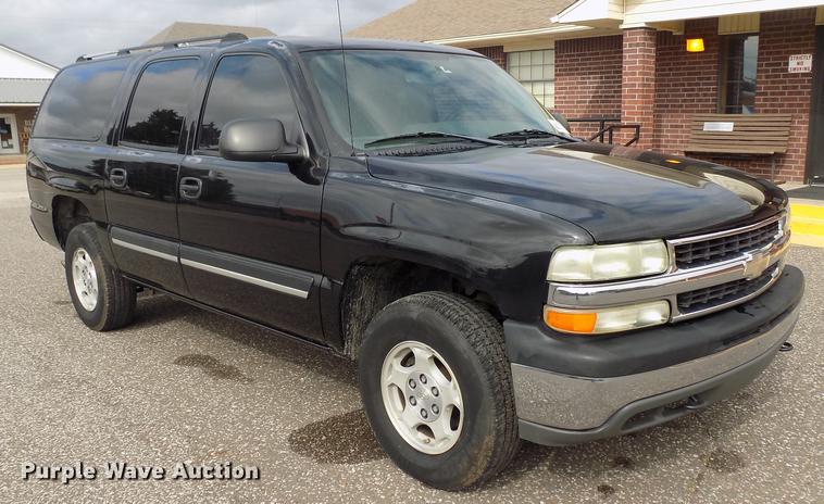 image for item DD3495 2004 Chevrolet Suburban 1500 SUV
