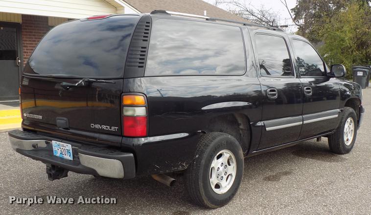 image for item DD3495 2004 Chevrolet Suburban 1500 SUV