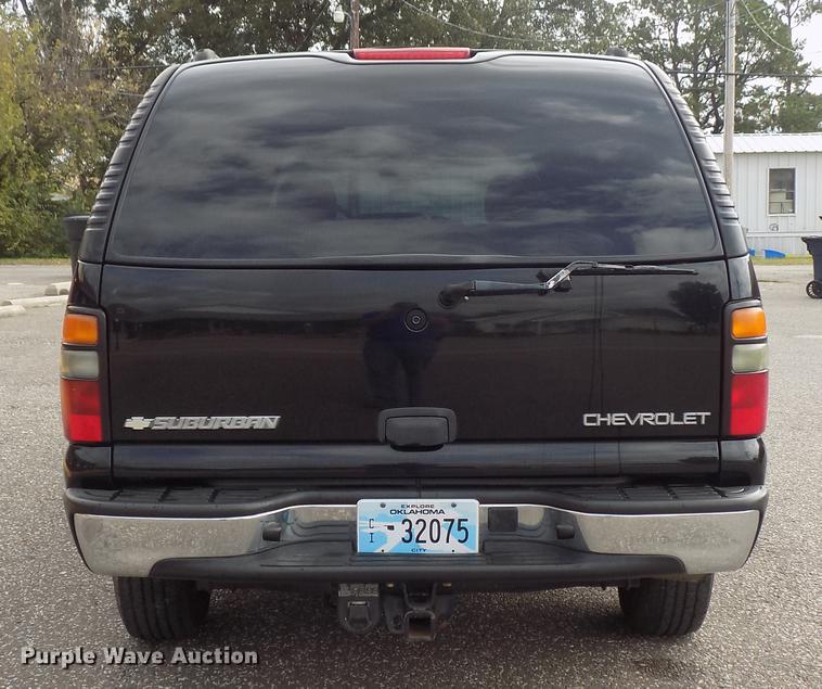image for item DD3495 2004 Chevrolet Suburban 1500 SUV