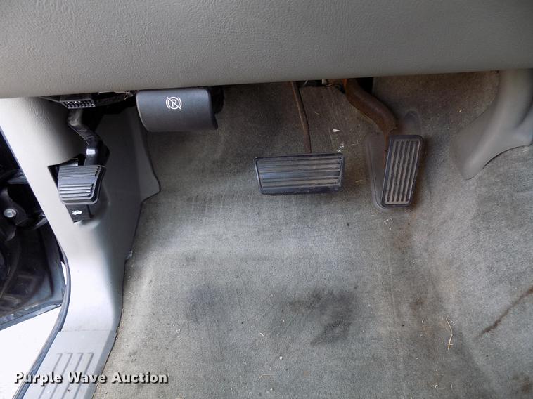 image for item DD3495 2004 Chevrolet Suburban 1500 SUV