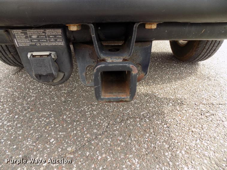 image for item DD3495 2004 Chevrolet Suburban 1500 SUV