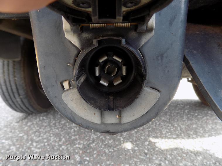 image for item DD3495 2004 Chevrolet Suburban 1500 SUV