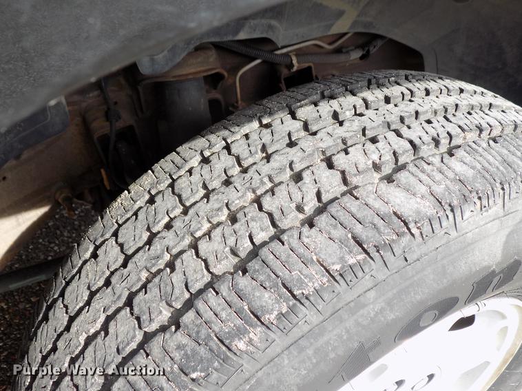 image for item DD3495 2004 Chevrolet Suburban 1500 SUV