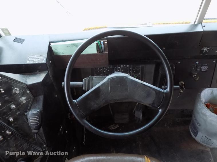 image for item DD3496 1999 Blue Bird 3800 school bus