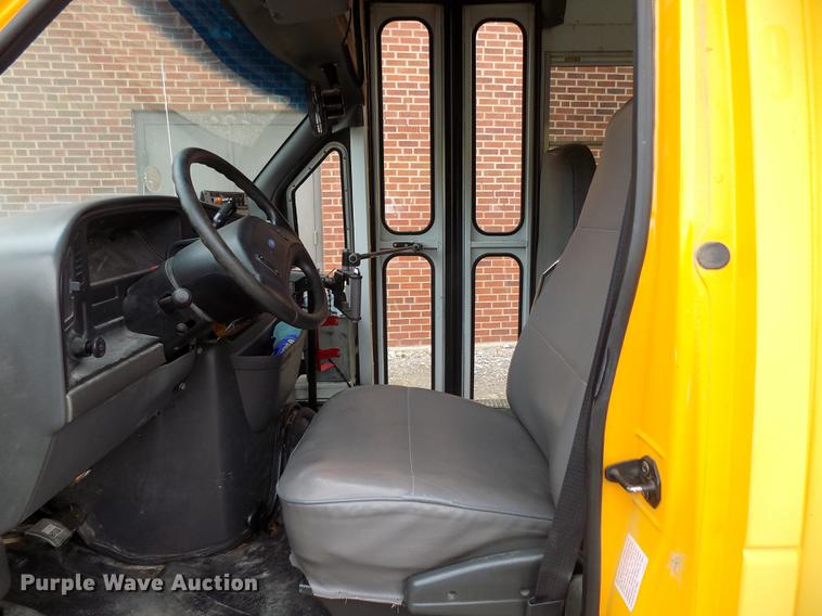 image for item DD3497 1994 Ford Econoline E350 school bus
