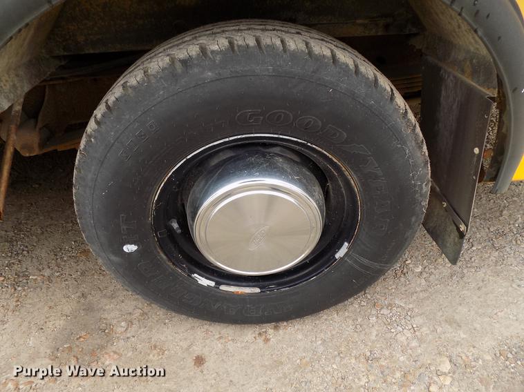 image for item DD3497 1994 Ford Econoline E350 school bus