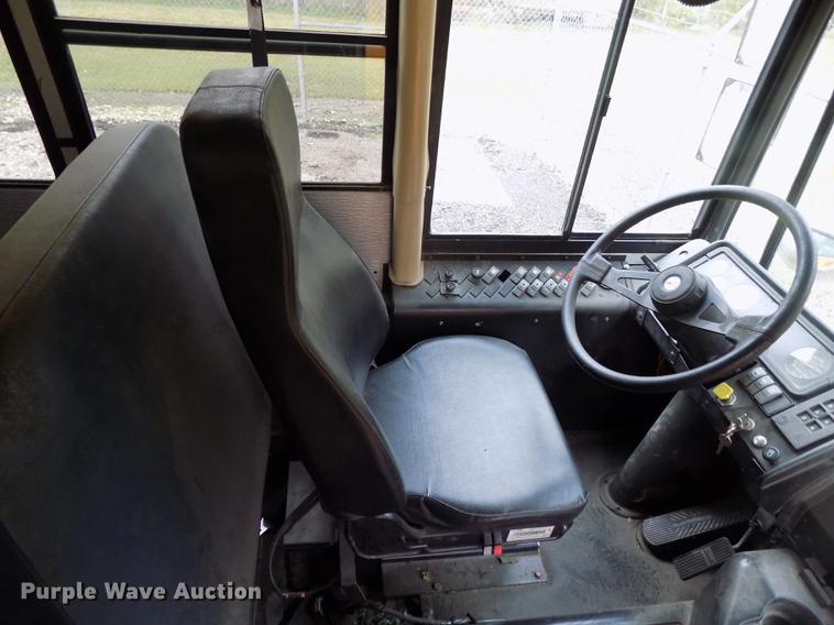 image for item DD3498 2001 Thomas Built Saf-T-Liner MVP EF school bus