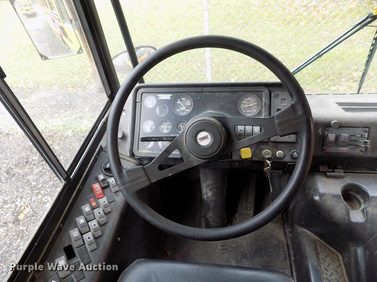 image for item DD3498 2001 Thomas Built Saf-T-Liner MVP EF school bus