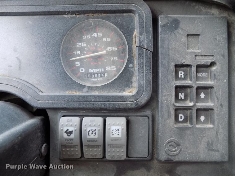 image for item DD3498 2001 Thomas Built Saf-T-Liner MVP EF school bus