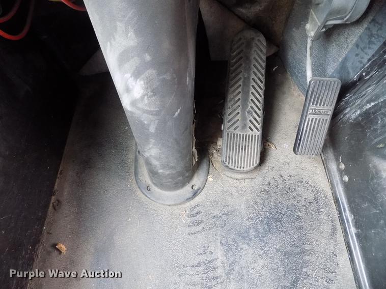 image for item DD3498 2001 Thomas Built Saf-T-Liner MVP EF school bus