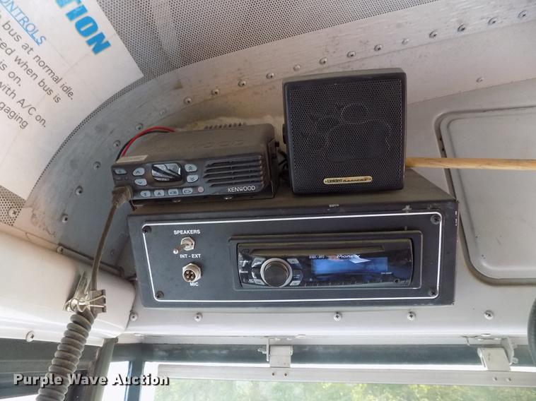 image for item DD3498 2001 Thomas Built Saf-T-Liner MVP EF school bus