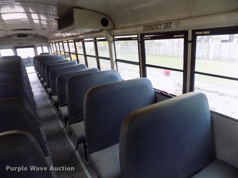 image for item DD3498 2001 Thomas Built Saf-T-Liner MVP EF school bus