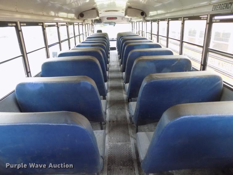 image for item DD3498 2001 Thomas Built Saf-T-Liner MVP EF school bus