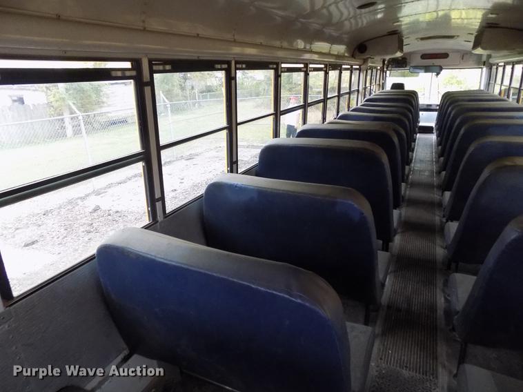 image for item DD3498 2001 Thomas Built Saf-T-Liner MVP EF school bus