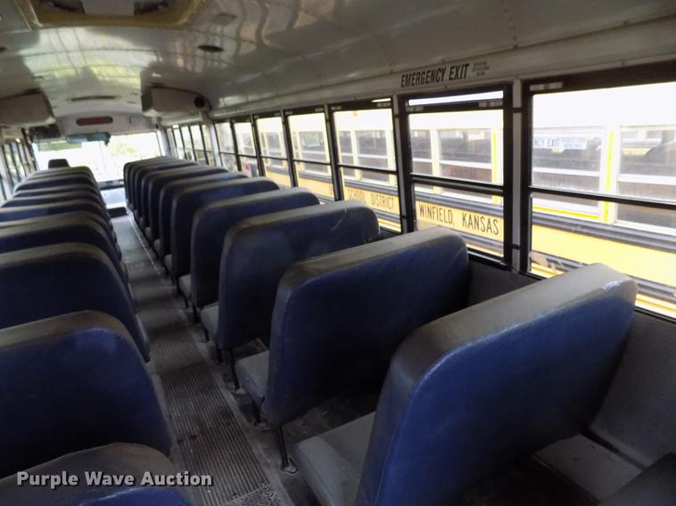 image for item DD3498 2001 Thomas Built Saf-T-Liner MVP EF school bus