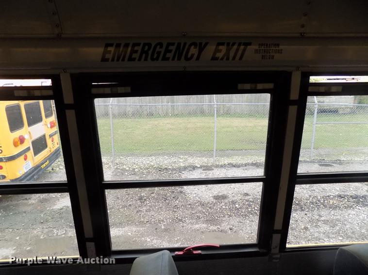 image for item DD3498 2001 Thomas Built Saf-T-Liner MVP EF school bus