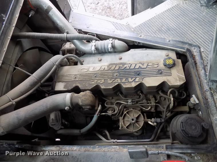 image for item DD3498 2001 Thomas Built Saf-T-Liner MVP EF school bus