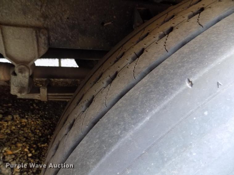 image for item DD3498 2001 Thomas Built Saf-T-Liner MVP EF school bus