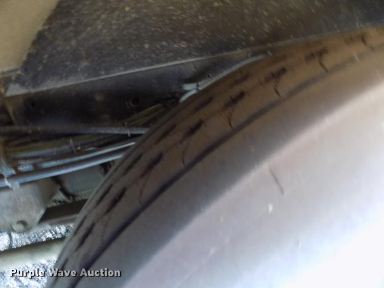 image for item DD3498 2001 Thomas Built Saf-T-Liner MVP EF school bus