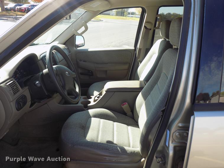 image for item DD3502 2003 Ford Explorer SUV