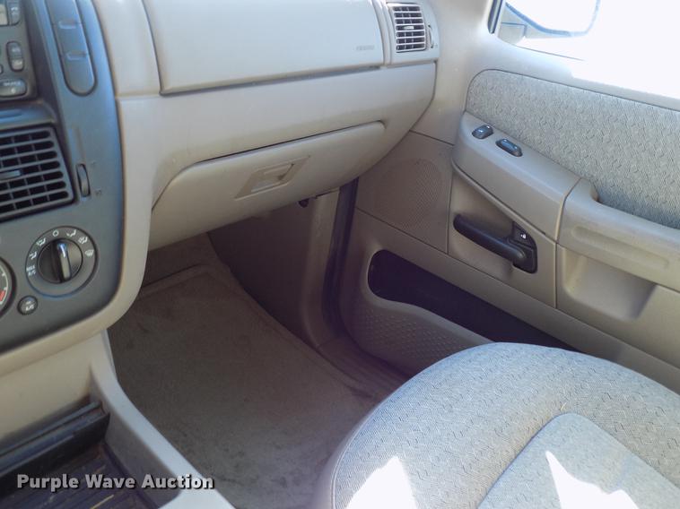 image for item DD3502 2003 Ford Explorer SUV