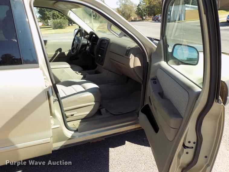 image for item DD3502 2003 Ford Explorer SUV