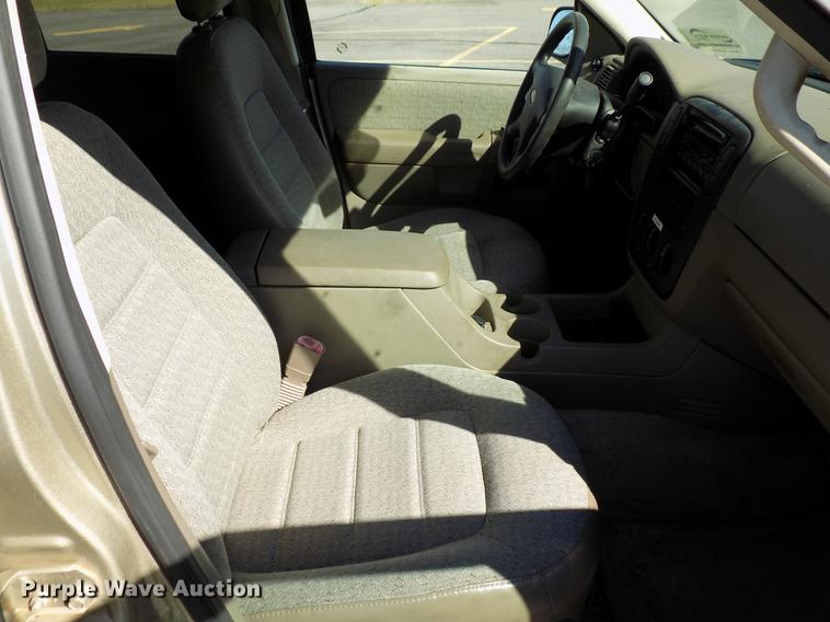 image for item DD3502 2003 Ford Explorer SUV