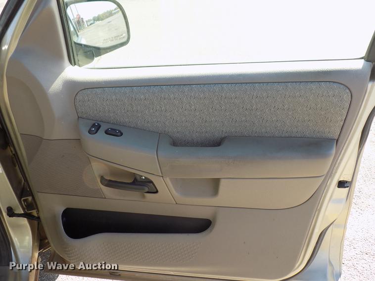 image for item DD3502 2003 Ford Explorer SUV