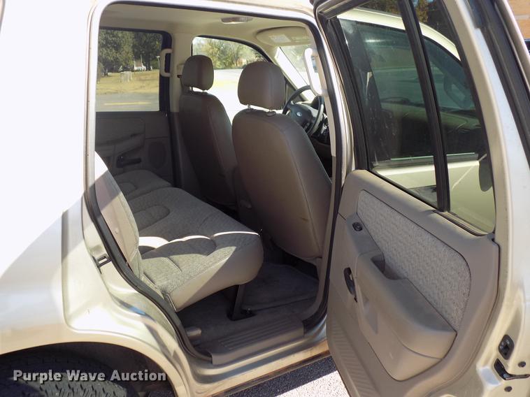 image for item DD3502 2003 Ford Explorer SUV