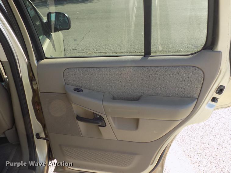 image for item DD3502 2003 Ford Explorer SUV