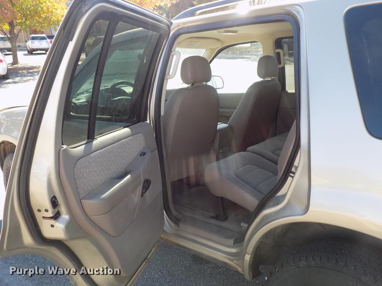 image for item DD3502 2003 Ford Explorer SUV