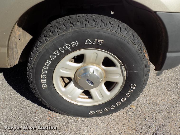 image for item DD3502 2003 Ford Explorer SUV