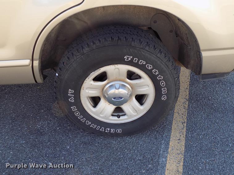 image for item DD3502 2003 Ford Explorer SUV