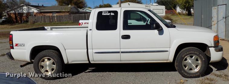 image for item DD3503 2004 GMC Sierra 1500 Ext. Cab pickup truck