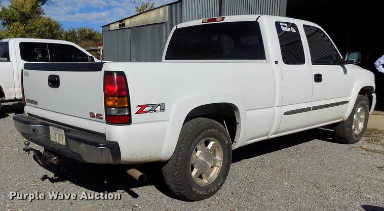 image for item DD3503 2004 GMC Sierra 1500 Ext. Cab pickup truck