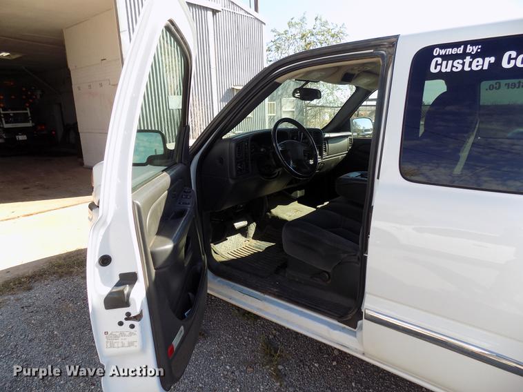 image for item DD3503 2004 GMC Sierra 1500 Ext. Cab pickup truck