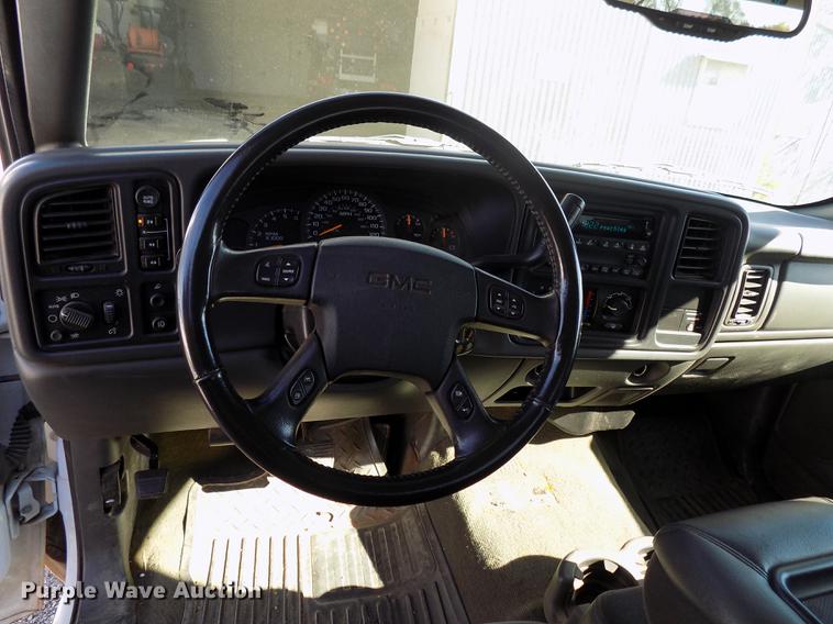 image for item DD3503 2004 GMC Sierra 1500 Ext. Cab pickup truck