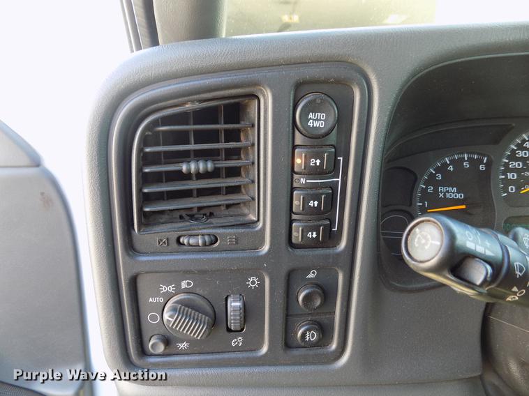 image for item DD3503 2004 GMC Sierra 1500 Ext. Cab pickup truck