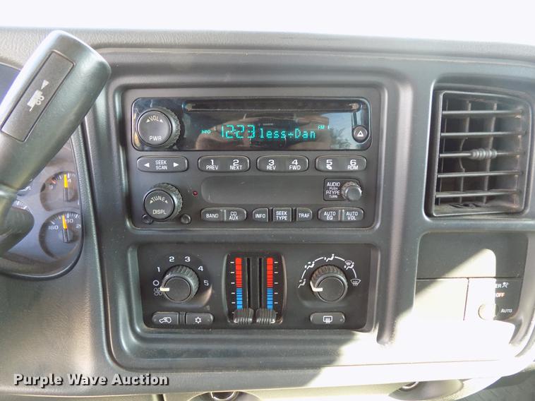 image for item DD3503 2004 GMC Sierra 1500 Ext. Cab pickup truck