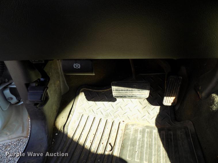 image for item DD3503 2004 GMC Sierra 1500 Ext. Cab pickup truck