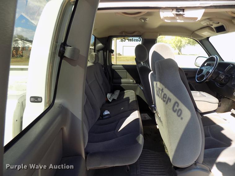 image for item DD3503 2004 GMC Sierra 1500 Ext. Cab pickup truck